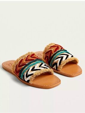 Dolce Vita Raffia Flat Mule Sandals